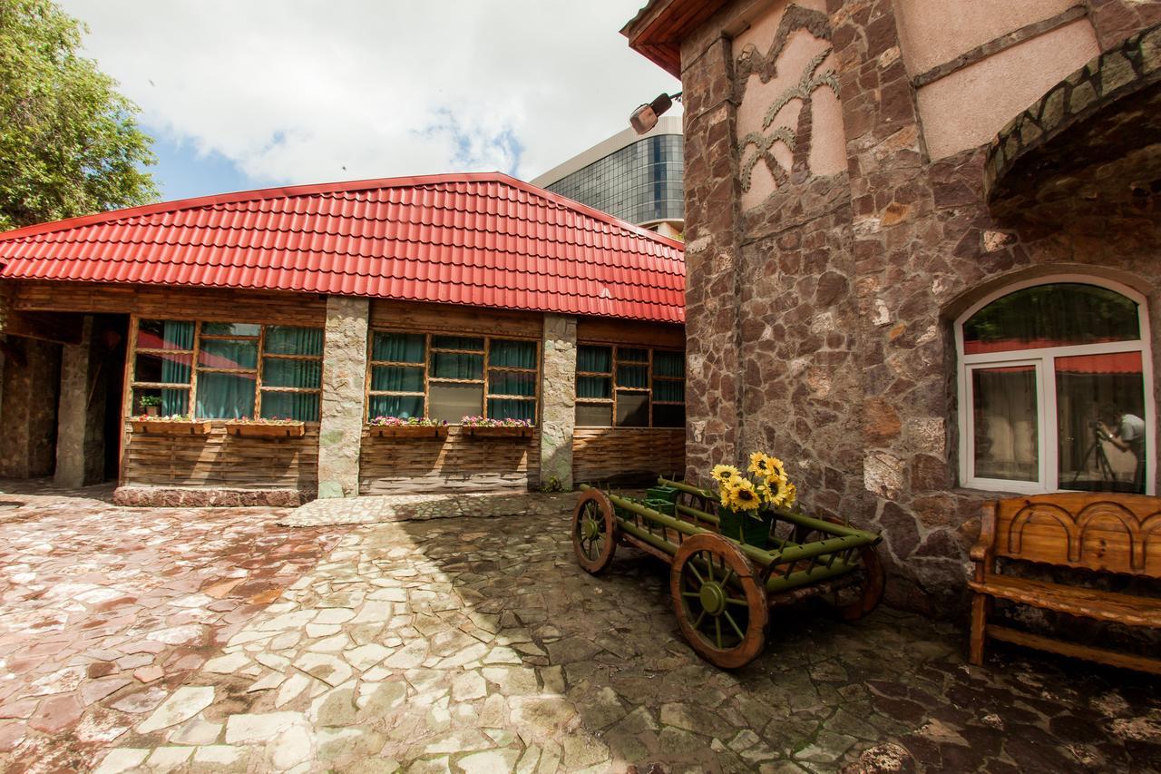 Hotel Edem Караганда Экстерьер фото